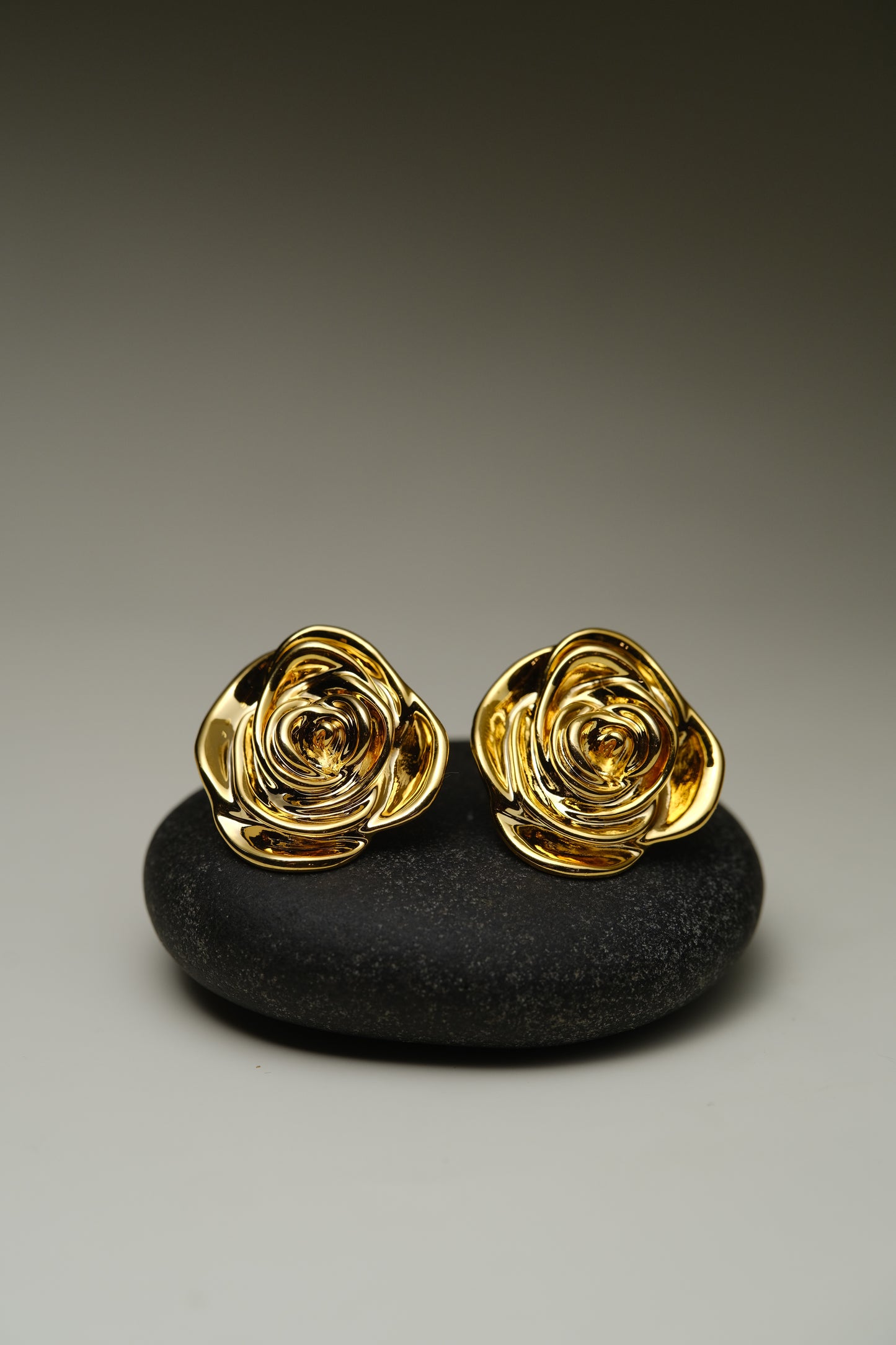 Camilla - Copper plated with 18ct gold / Silver needles earrings