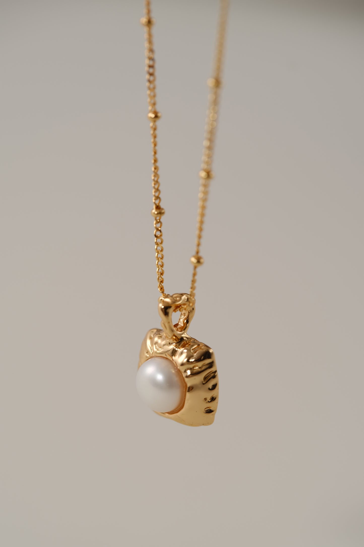 sugar cube - 18ct gold plated silver with natural pearls necklace