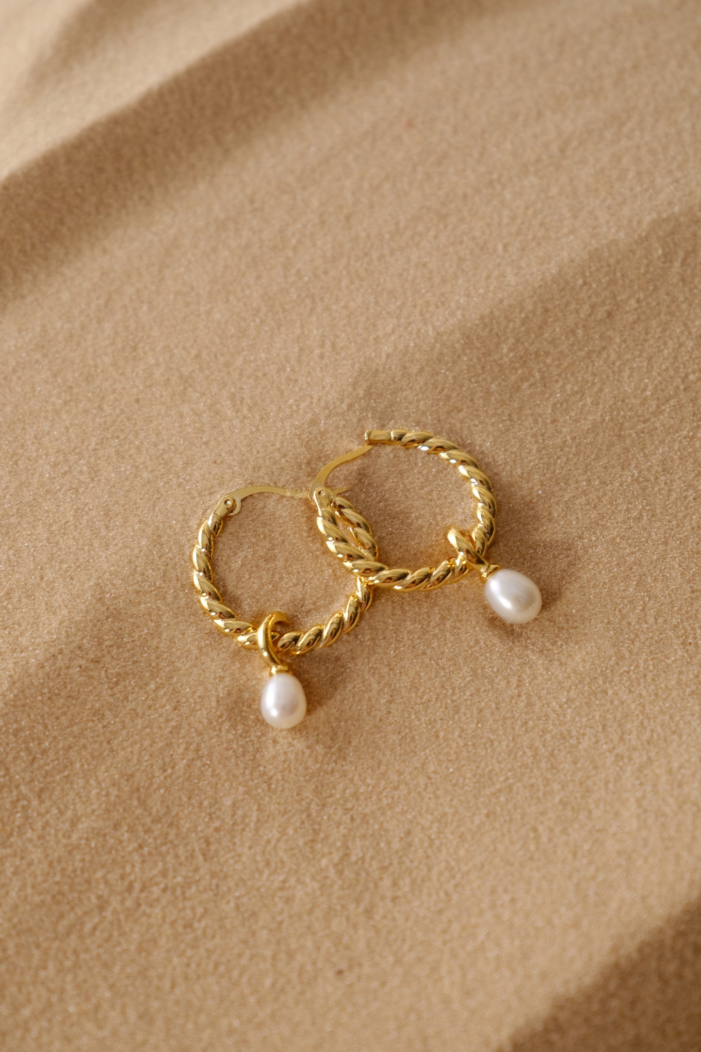 Twist pearl - 14k Gold-plated brass with natural pearls earrings