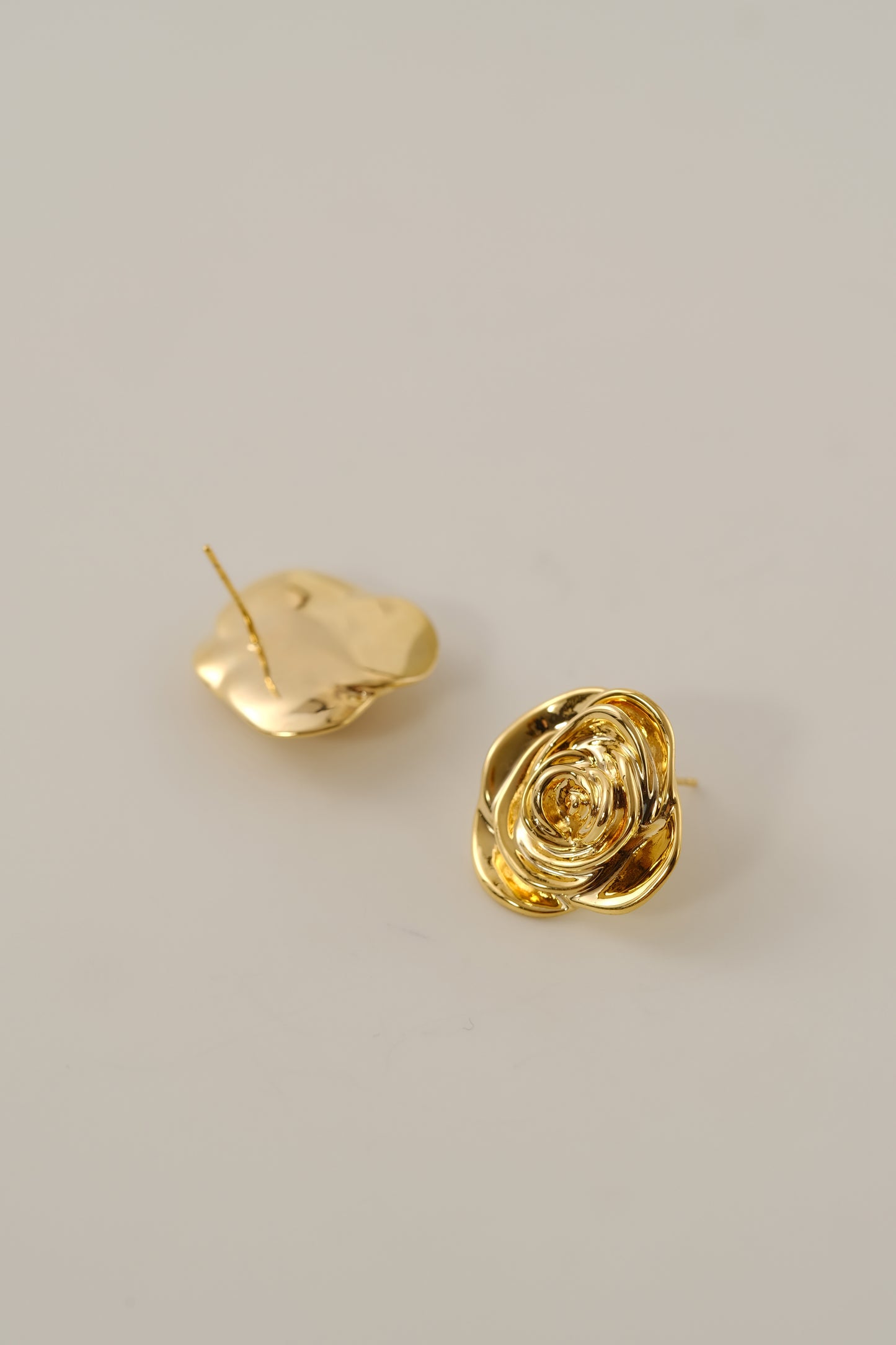 Camilla - Copper plated with 18ct gold / Silver needles earrings