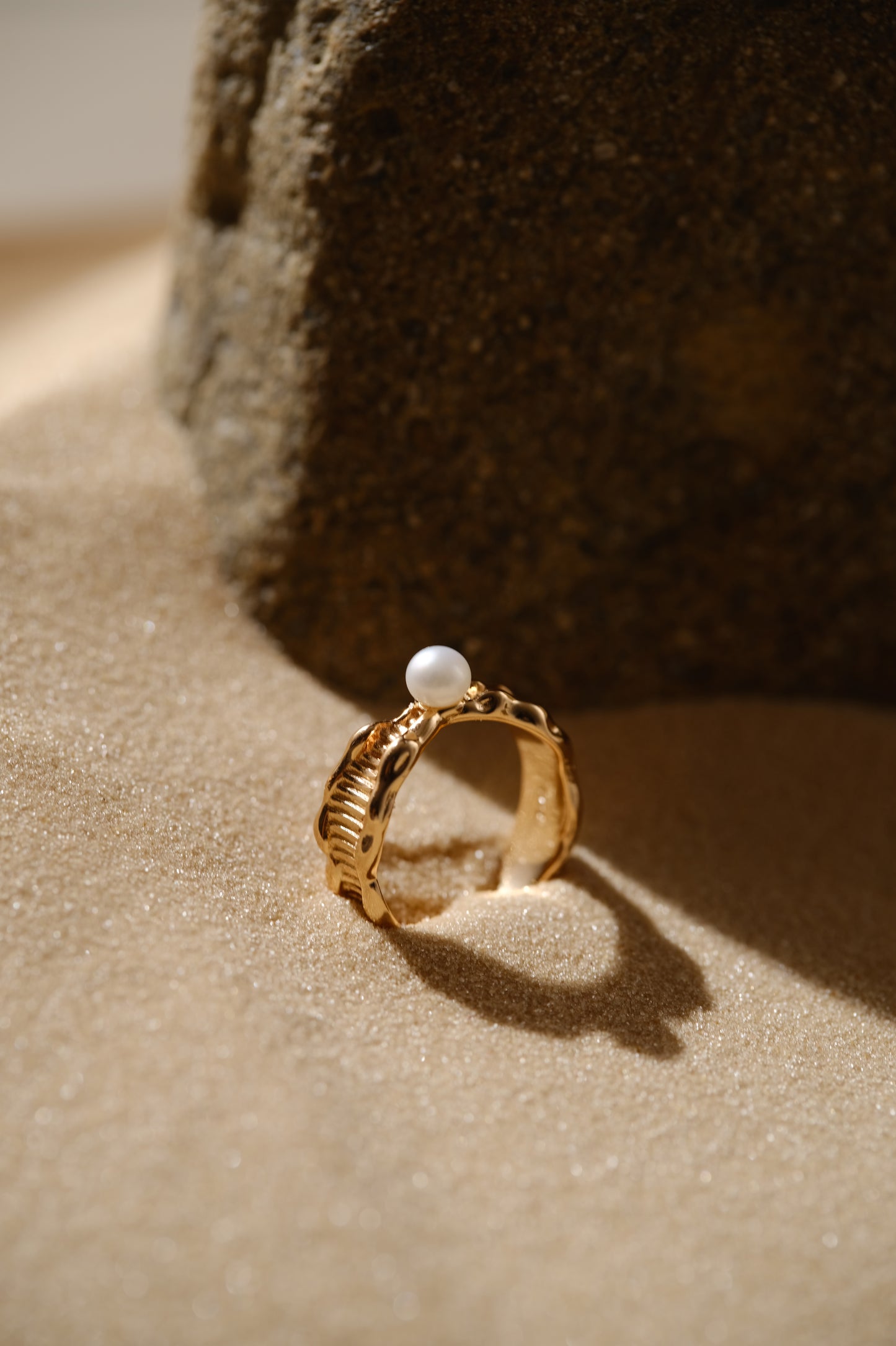 Grid - 18ct gold-plated silver with nature pearls