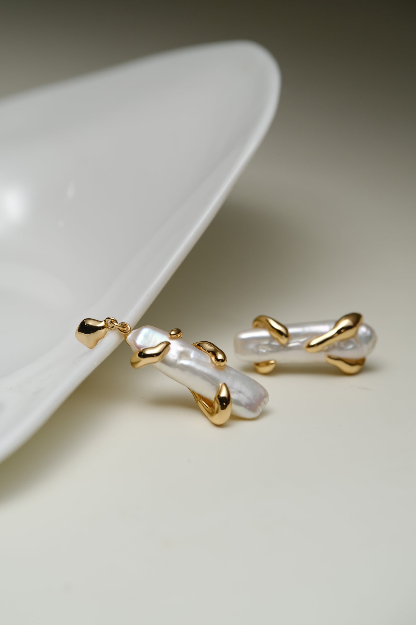 Gold Youth - 18ct gold-plated silver, natural pearls earrings