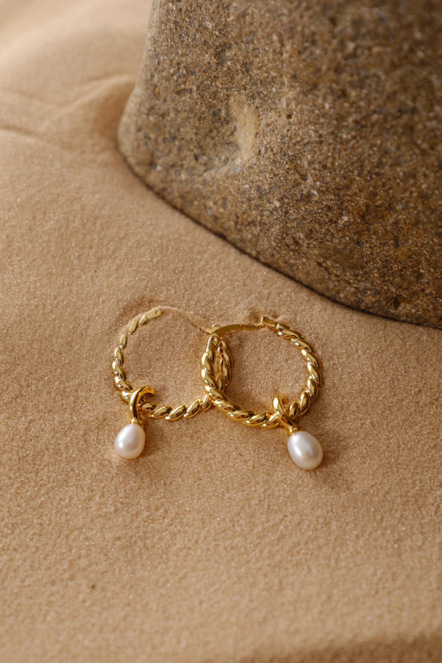 Twist pearl - 14k Gold-plated brass with natural pearls earrings