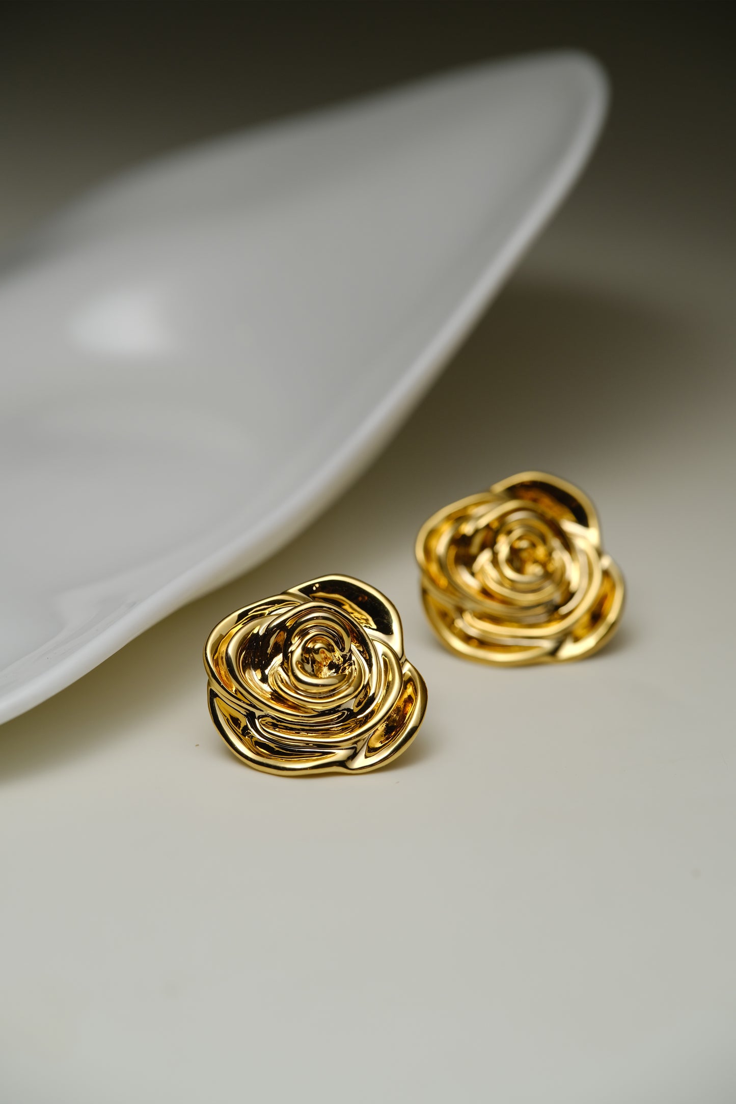 Camilla - Copper plated with 18ct gold / Silver needles earrings