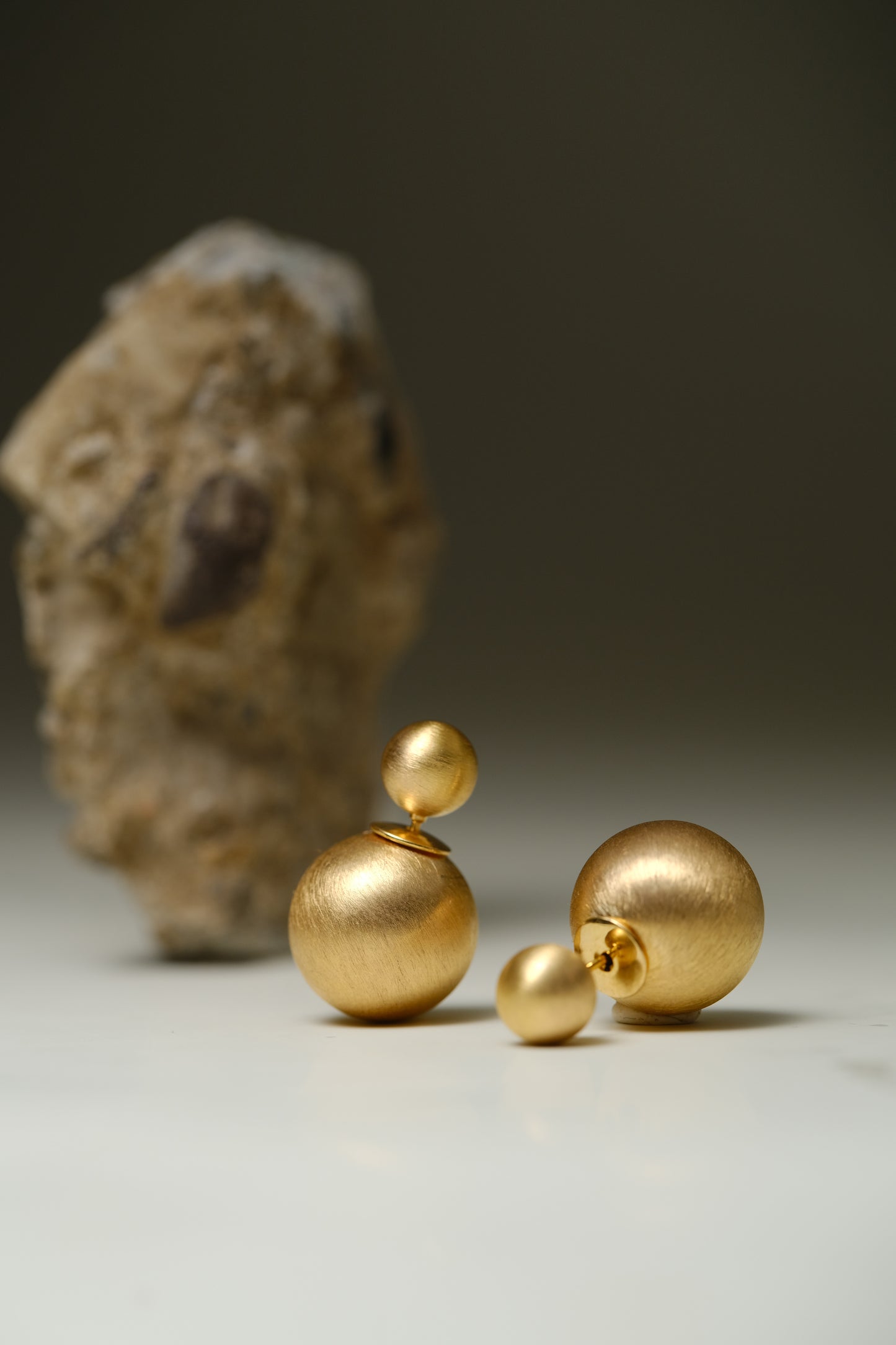 Gold water ball - 18ct gold-plated brass earrings