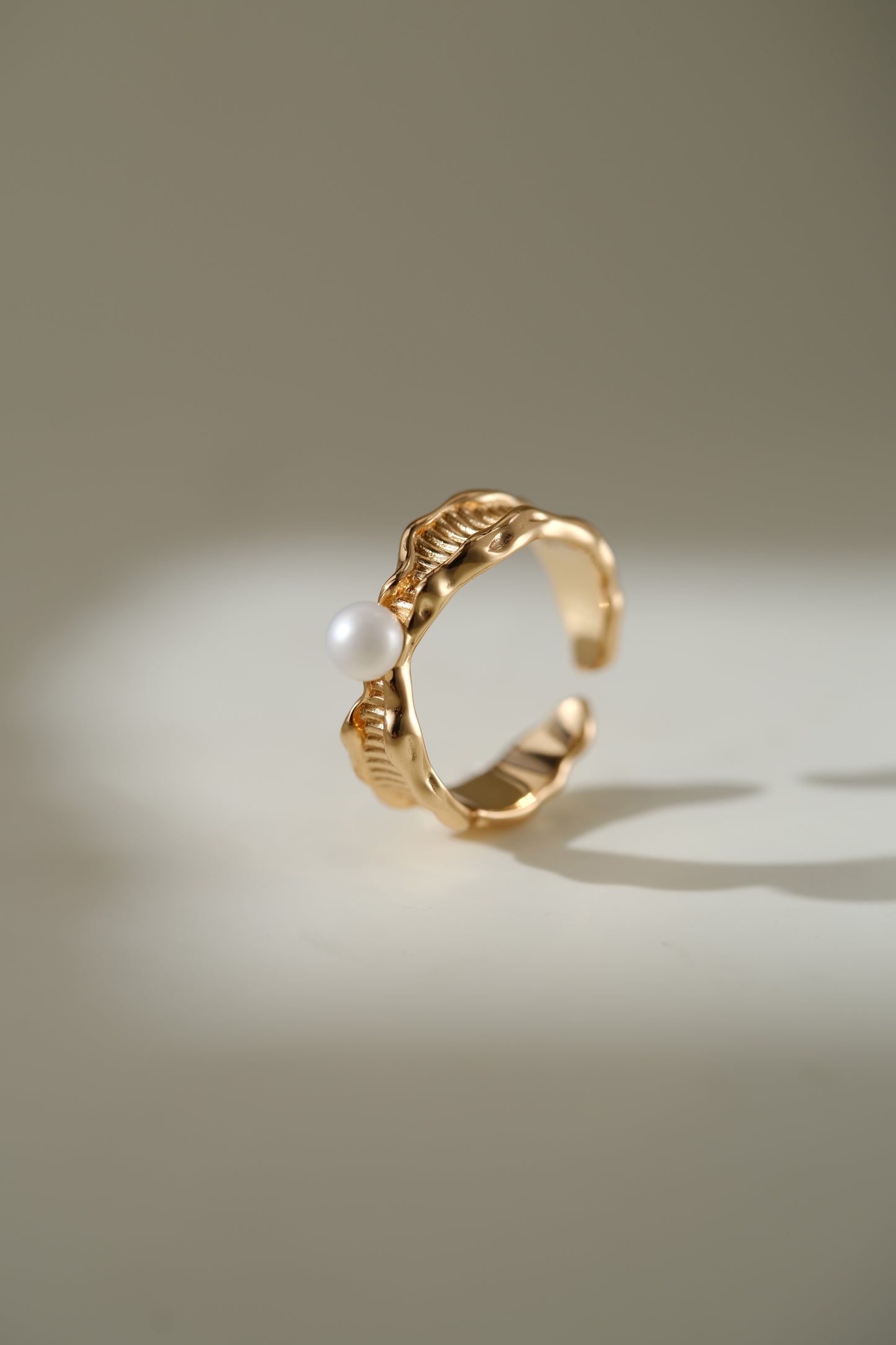 Grid - 18ct gold-plated silver with nature pearls