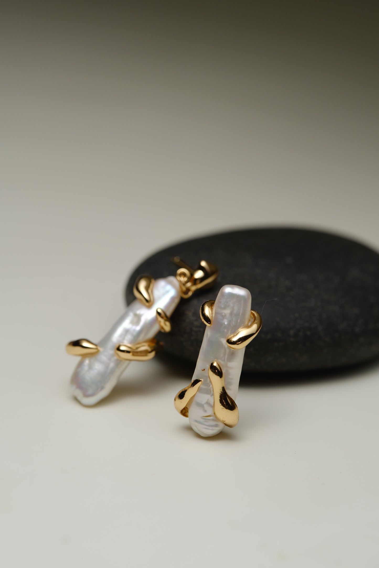 Gold Youth - 18ct gold-plated silver, natural pearls earrings